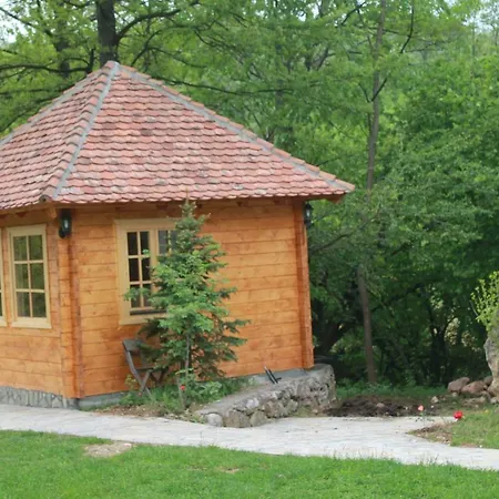 Vodopad Lisine Couette-café Strmosten