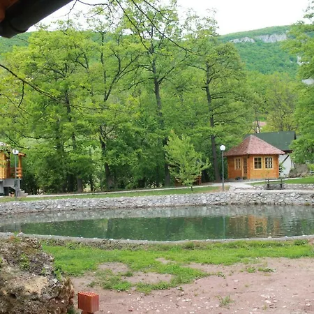 Vodopad Lisine Couette-café Strmosten